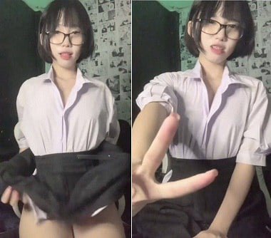Em học sinh hấp dẫn bị địt