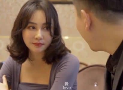 Ôn lại kỷ niệm vụng trộm với bạn gái sắp cưới